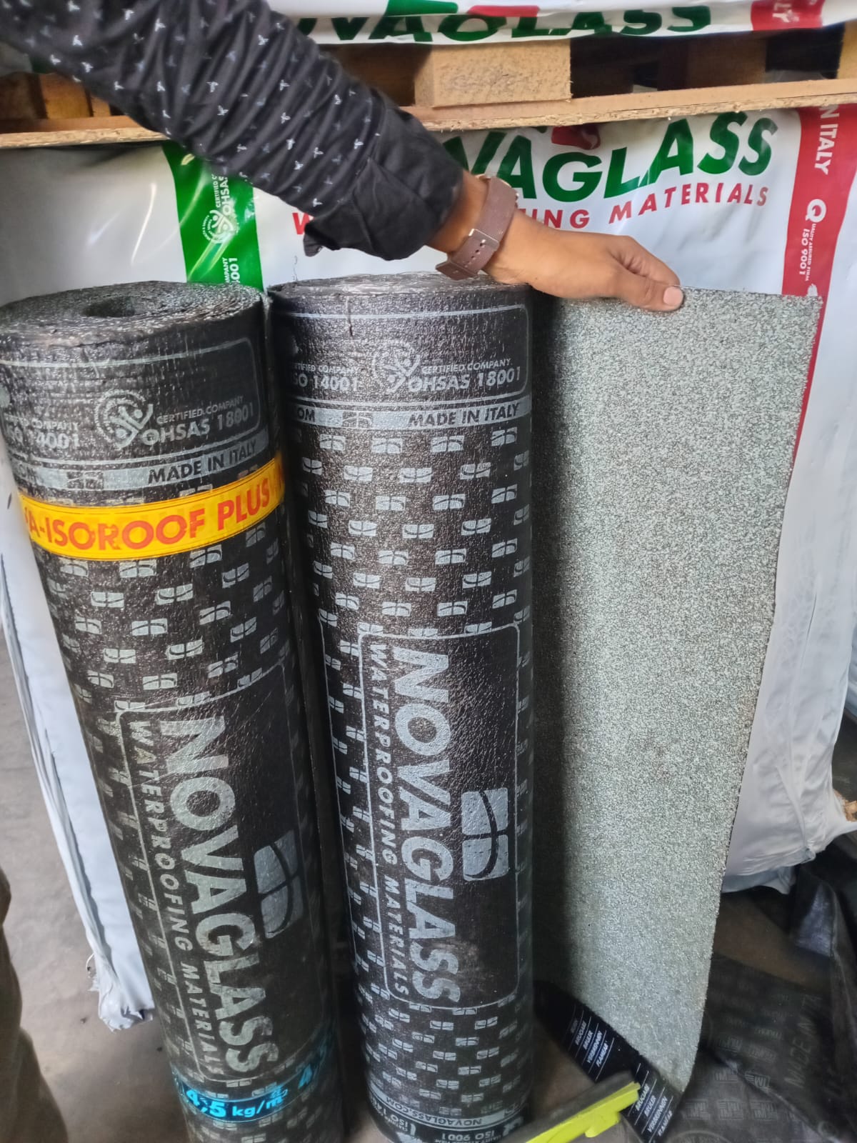 2. Nova Isoroof plus min 4.5kg grey - (1x10m)